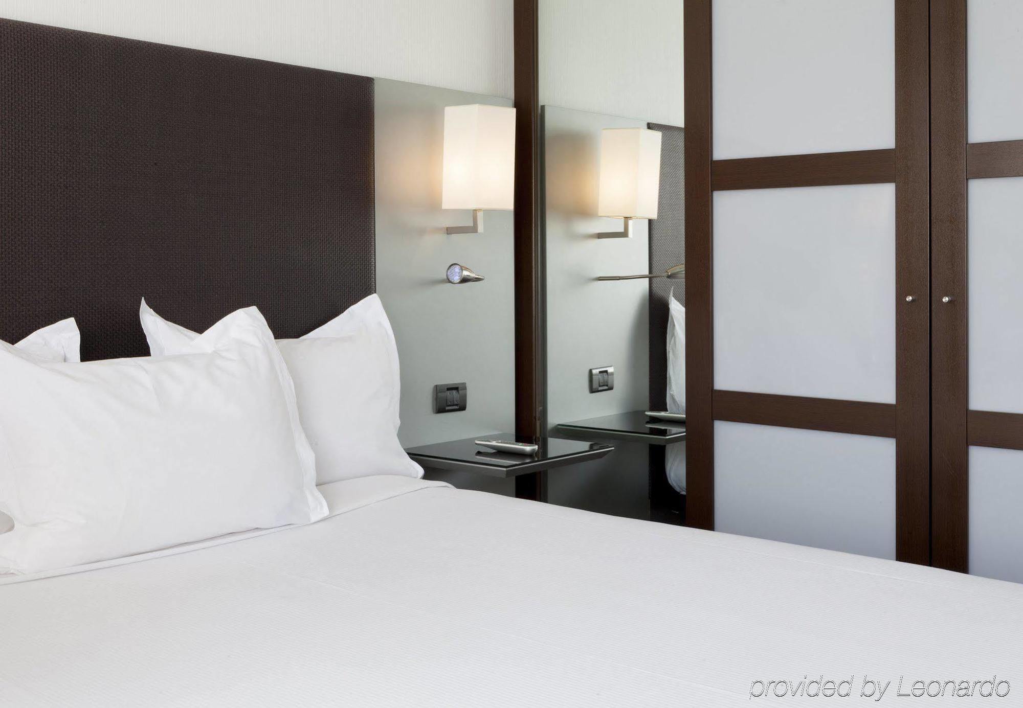 Ac Hotel San Sebastian De Los Reyes By Marriott Room photo